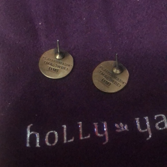 Harry Potter 9 3/4 Platform Earrings . The earrings have been in my jewel box - Picture 3 of 5